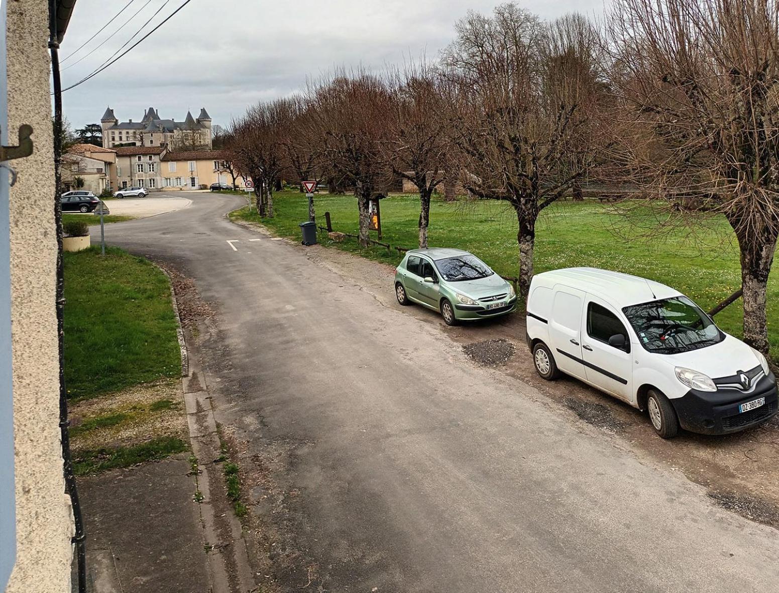 Апартаменты Au Bord De La Riviere Verteuil-sur-Charente Экстерьер фото